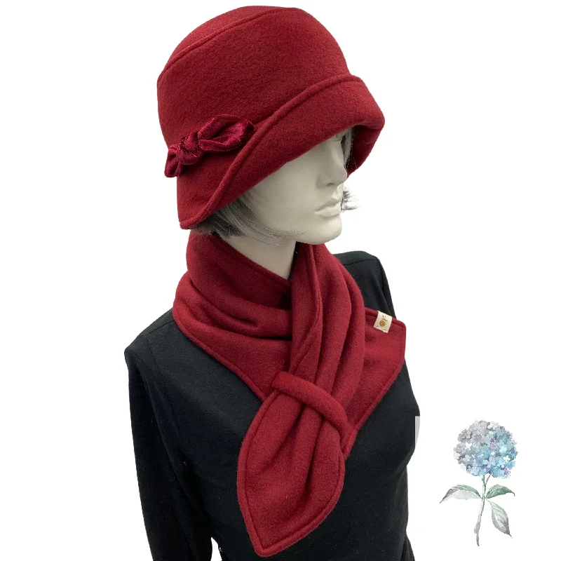 Cloche Hat and Neck Warmer Women in Burgundy Fleece | The Eleanor