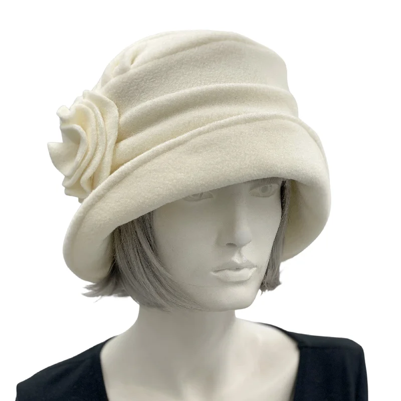 1930s Vintage Style Hat in Cream Fleece | The Alice Cloche